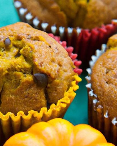 Cozy Autumn Treats: Easy Pumpkin Muffins with Crumb Topping