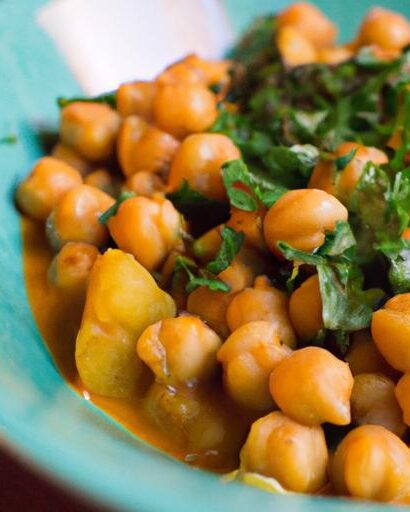 Golden Comfort: Chickpea and Spinach Stew with Turmeric