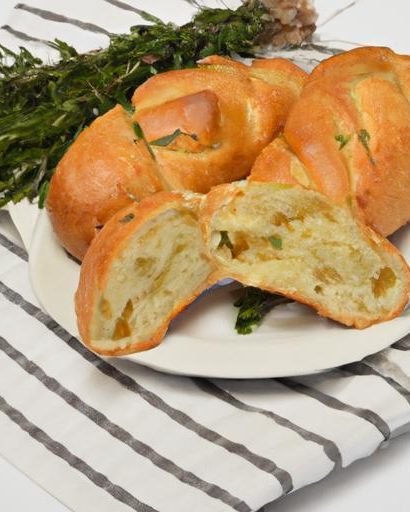 Twist and Taste: The Allure of Garlic Herb Star Bread