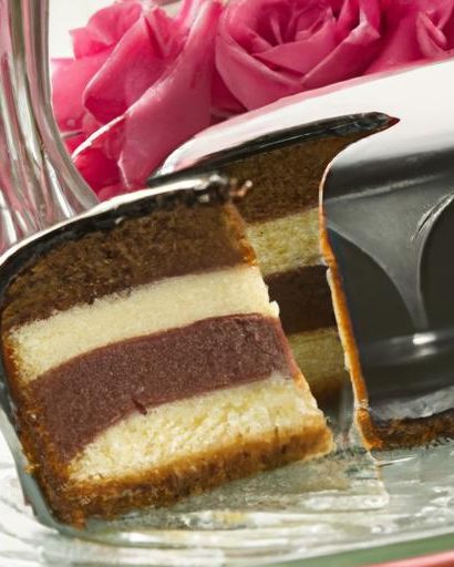 Shiny Perfection: A Step-by-Step Mirror Glaze Cake Recipe