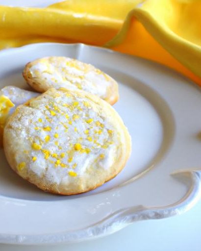 Zesty Lemon Shortbread Cookies: Simple, Sweet, and Crispy
